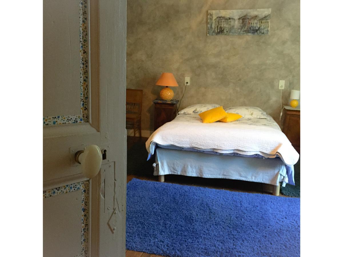 Bed and Breakfast Domaine De Puytirel Champagne-et-Fontaine Экстерьер фото